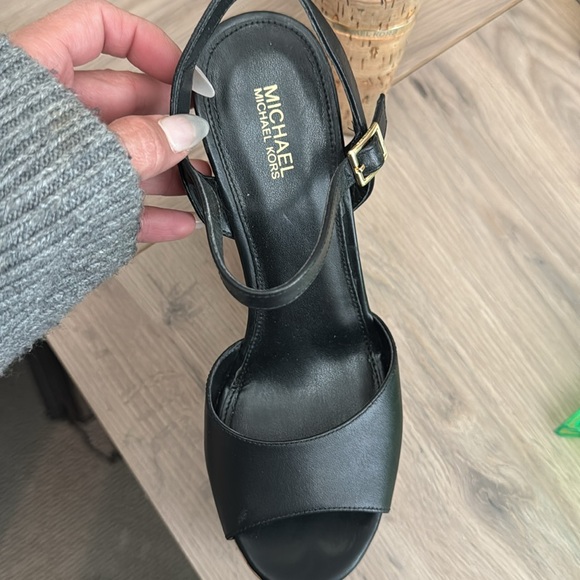 Michael Kors black gold and cork platform wedges - Picture 4 of 4